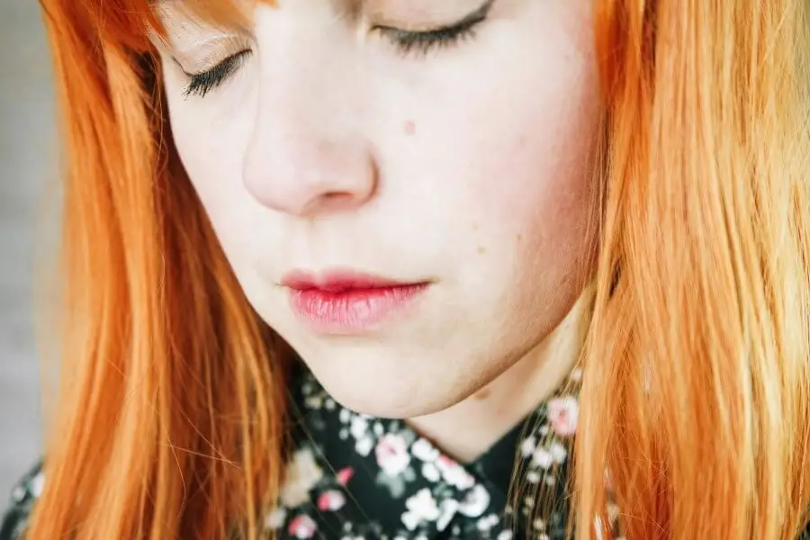 расстроенная женщина