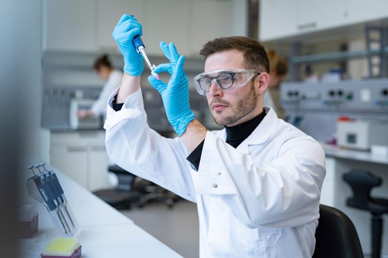 Pipettierarbeit im Labor