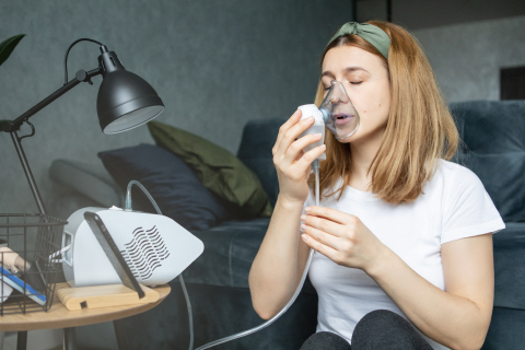 Чи можна робити інгаляції для горла в домашніх умовах?