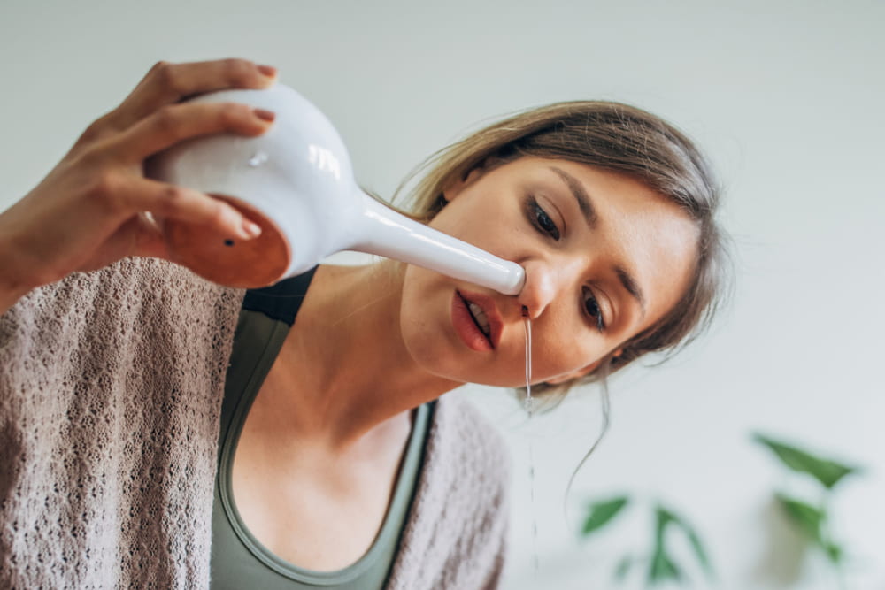 Промывание носа при синусите в домашних условиях: эффективность и правила проведения