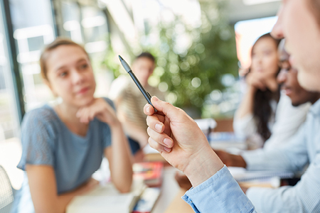 Praktika/ Werkstudententätigkeit/ Abschlussarbeiten