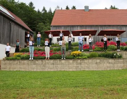Zum fünften Mal veranstaltete die Bionorica SE einen „Azubi-Kennenlerntag“ und brachte heute die sechs neuen Auszubildenden und einen Dualstudent im Haus am Habsberg zusammen.