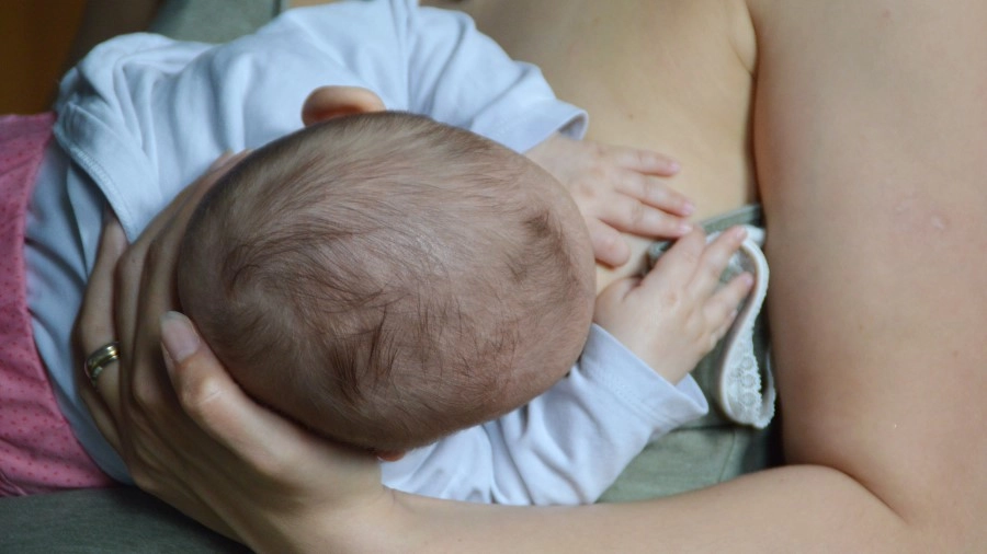 breast-feeding-W