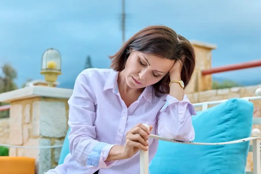 грустная женщина